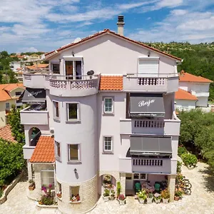 Baja Apartman