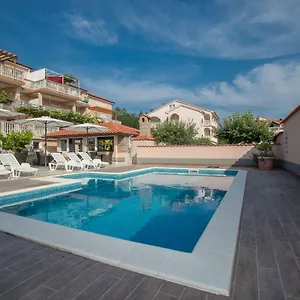 Dania Apartman